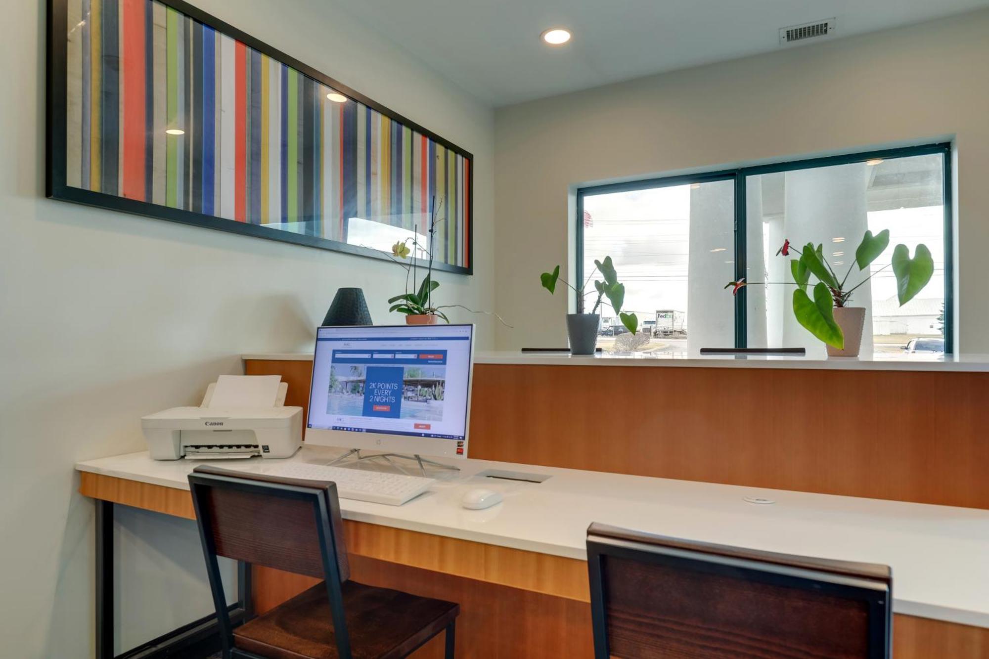 Holiday Inn Express Hotel & Suites Bryan-Montpelier By Ihg Holiday City Екстер'єр фото