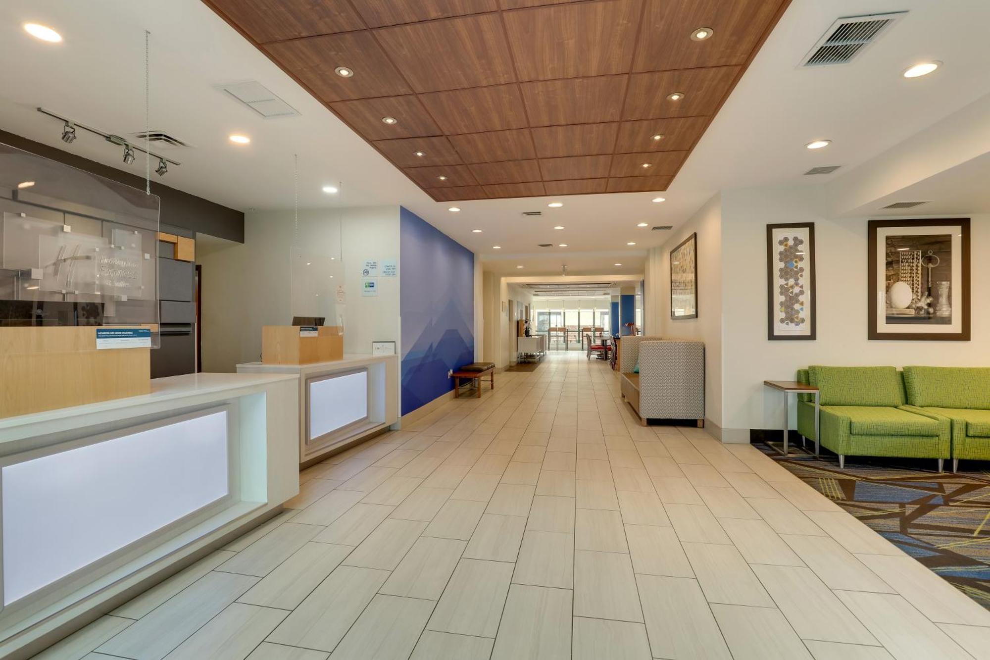 Holiday Inn Express Hotel & Suites Bryan-Montpelier By Ihg Holiday City Екстер'єр фото