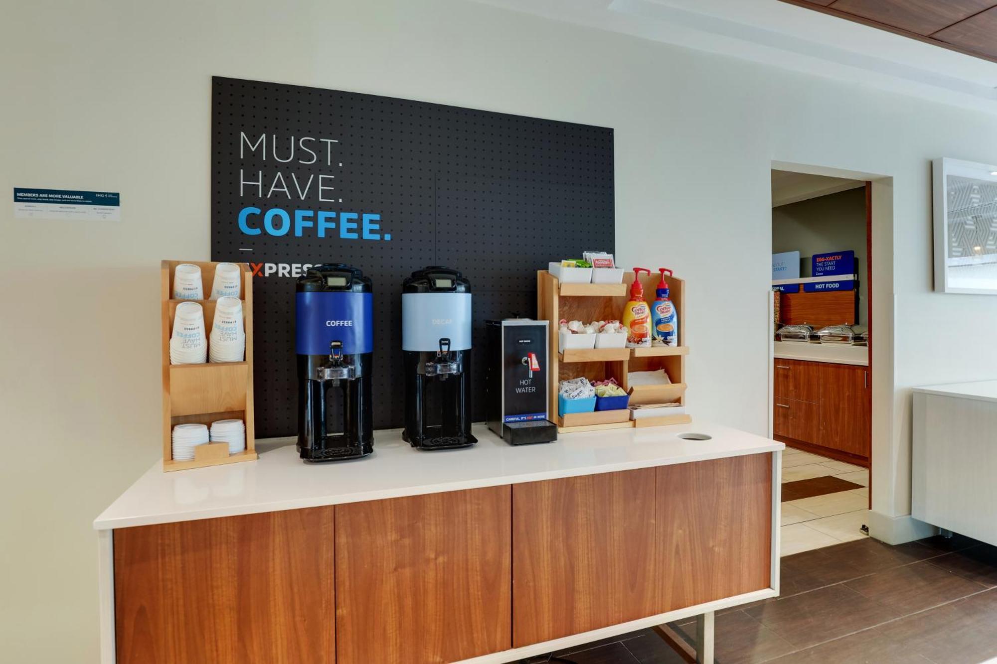 Holiday Inn Express Hotel & Suites Bryan-Montpelier By Ihg Holiday City Екстер'єр фото