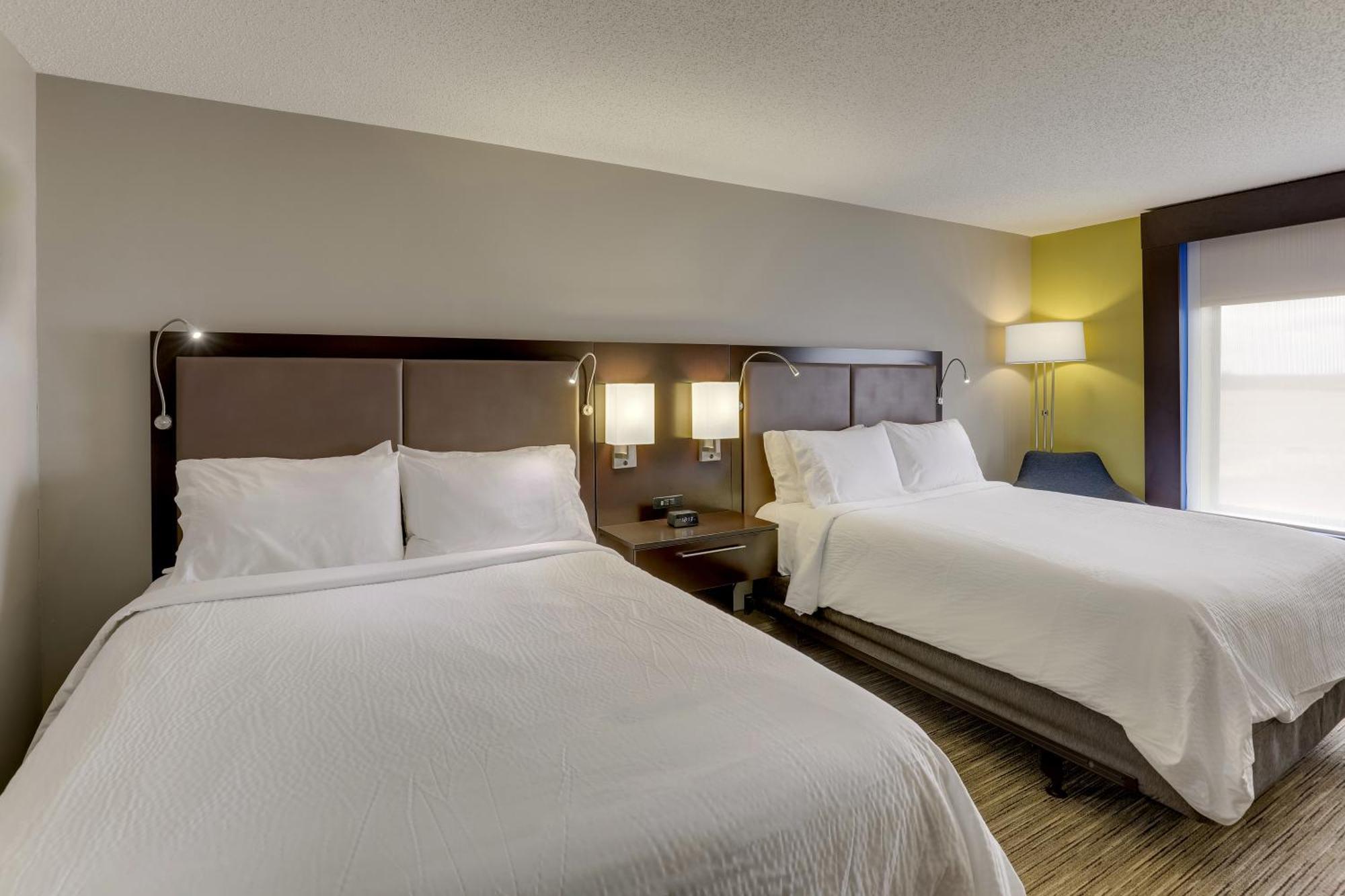 Holiday Inn Express Hotel & Suites Bryan-Montpelier By Ihg Holiday City Екстер'єр фото