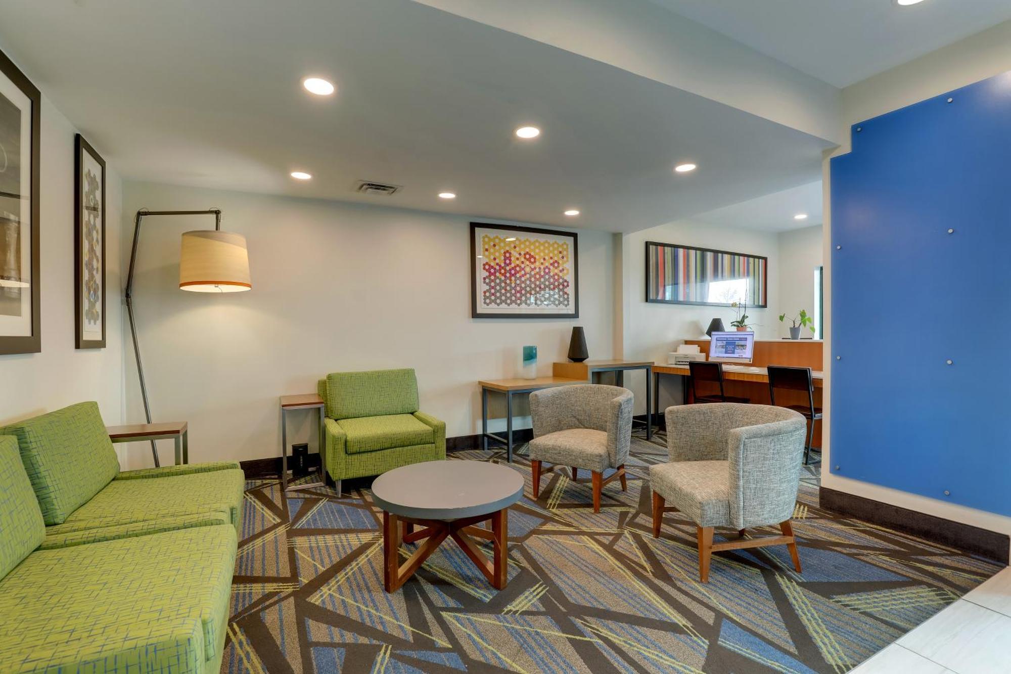 Holiday Inn Express Hotel & Suites Bryan-Montpelier By Ihg Holiday City Екстер'єр фото