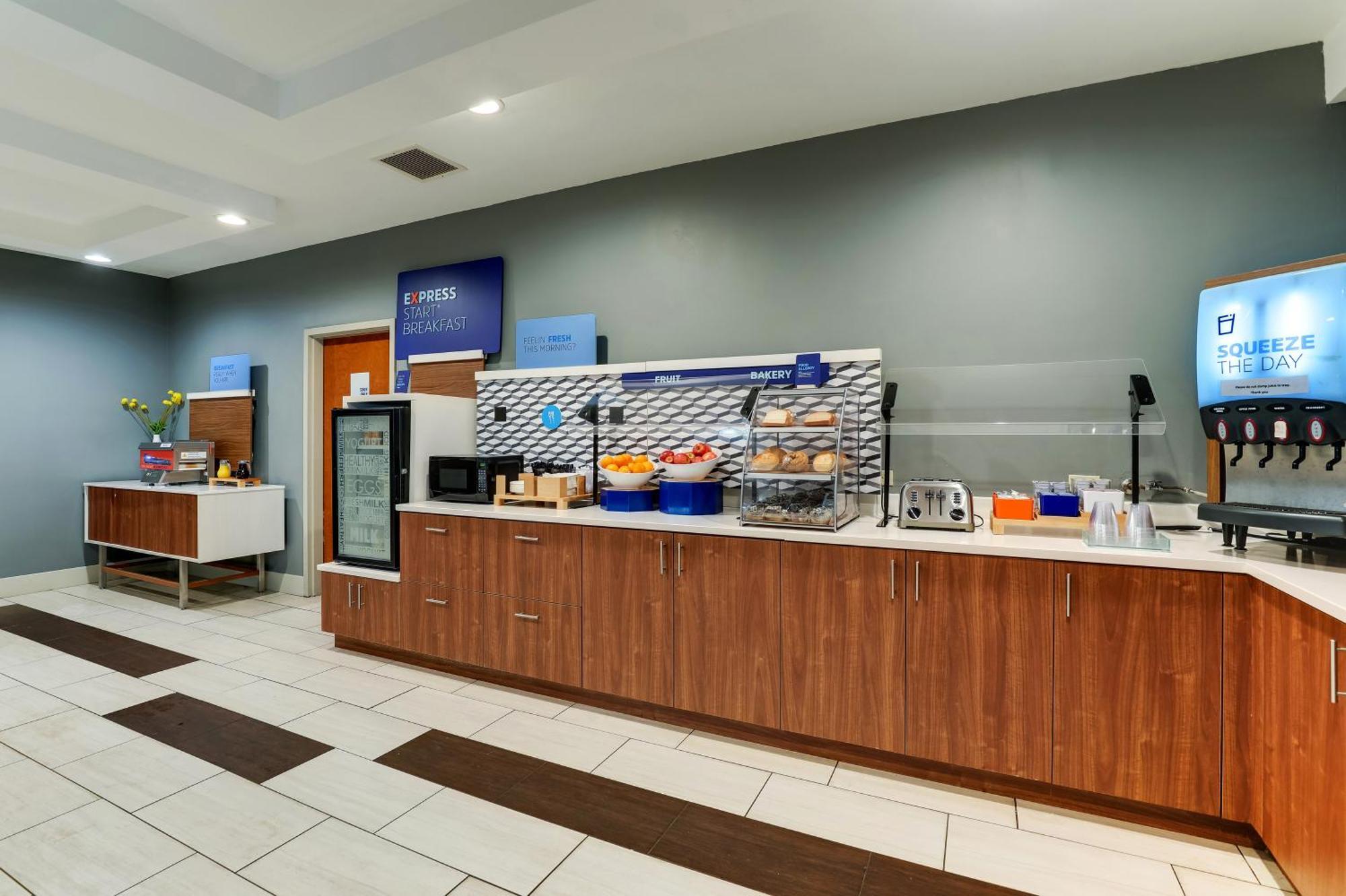 Holiday Inn Express Hotel & Suites Bryan-Montpelier By Ihg Holiday City Екстер'єр фото