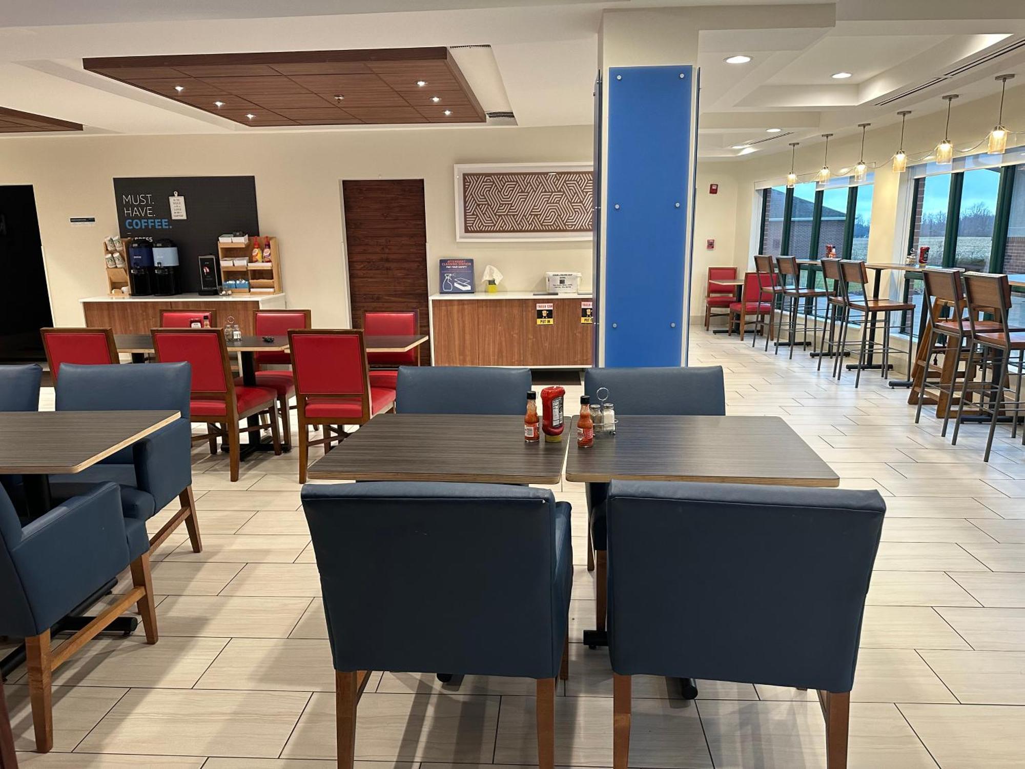 Holiday Inn Express Hotel & Suites Bryan-Montpelier By Ihg Holiday City Екстер'єр фото