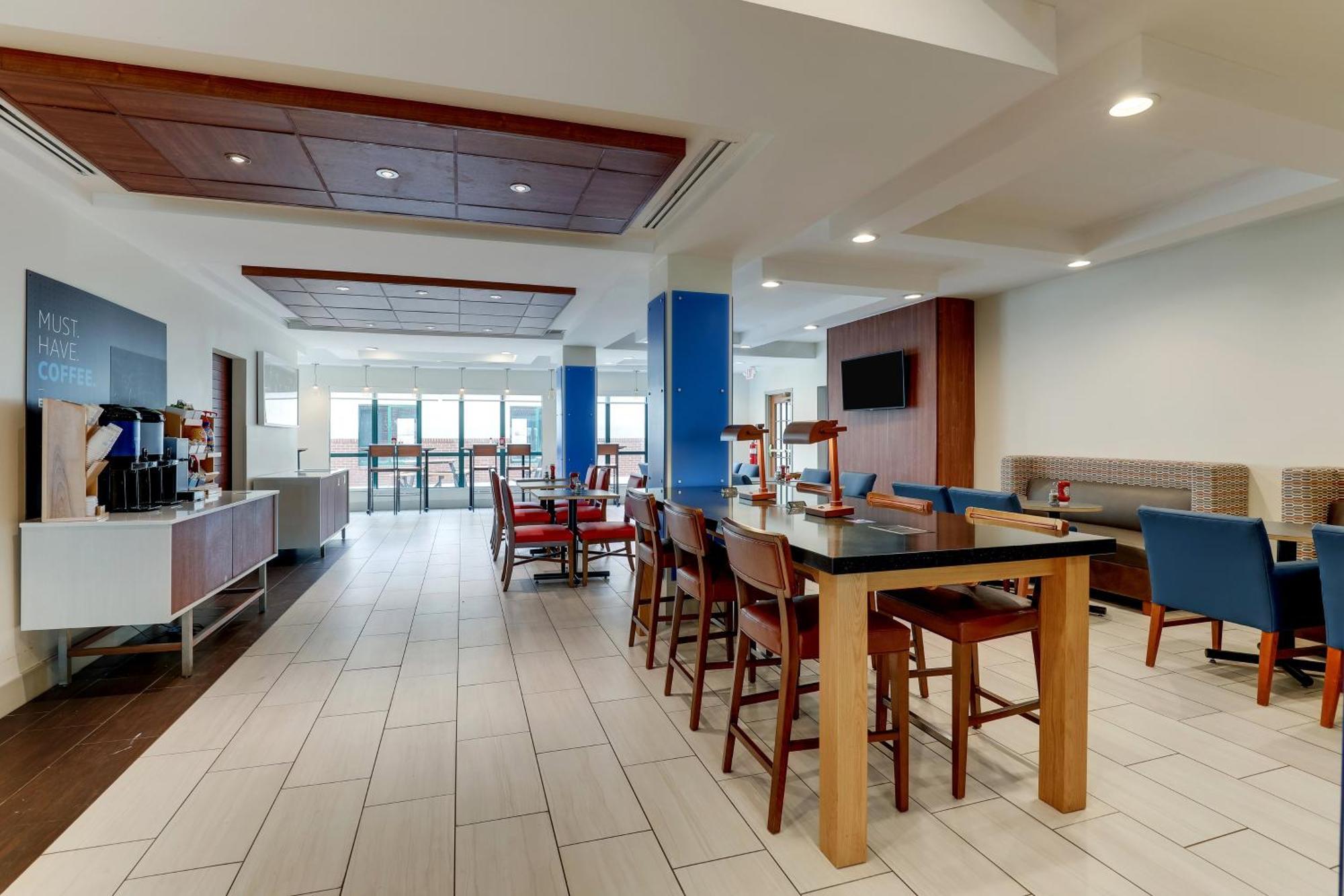 Holiday Inn Express Hotel & Suites Bryan-Montpelier By Ihg Holiday City Екстер'єр фото