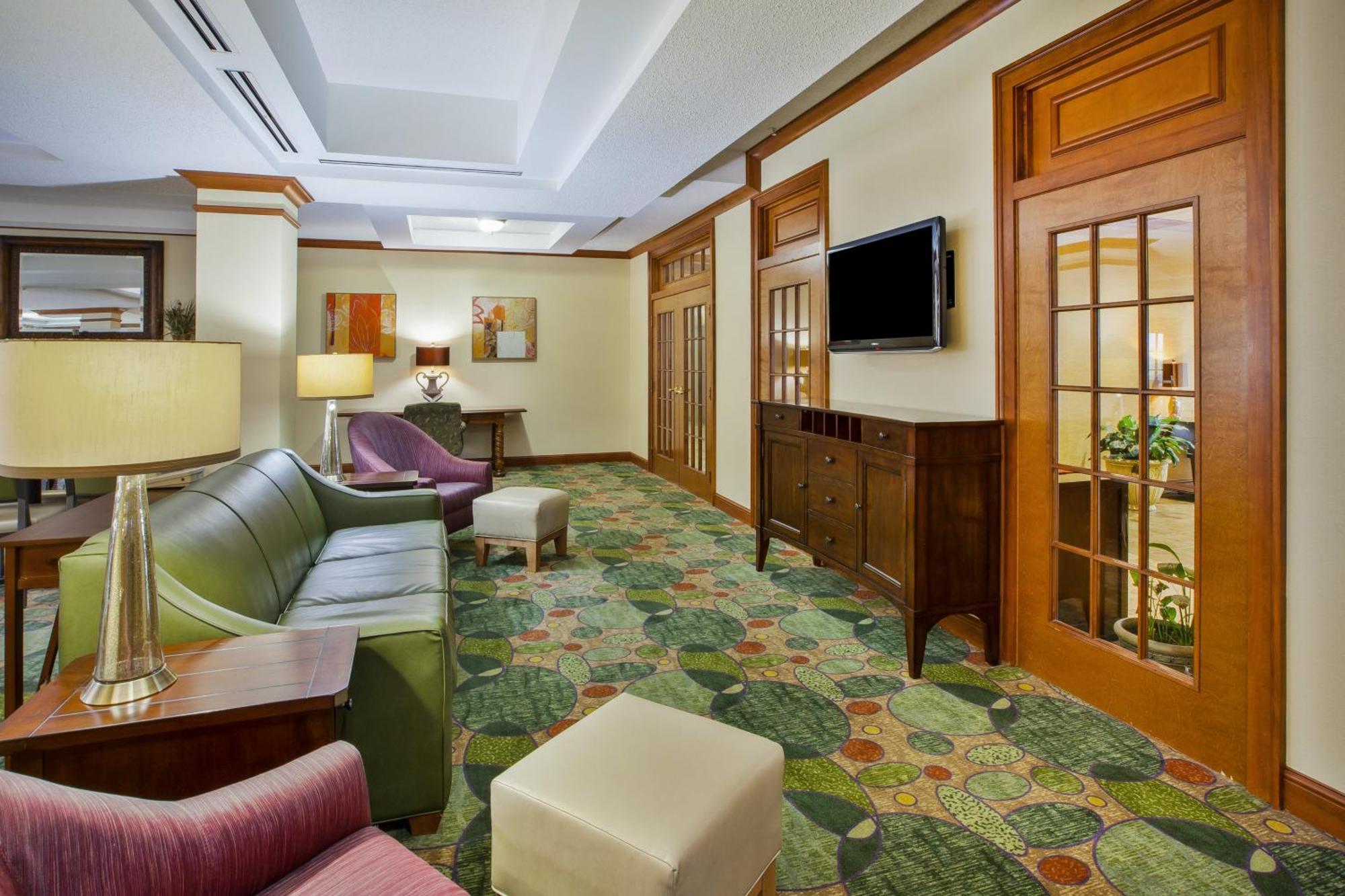 Holiday Inn Express Hotel & Suites Bryan-Montpelier By Ihg Holiday City Екстер'єр фото