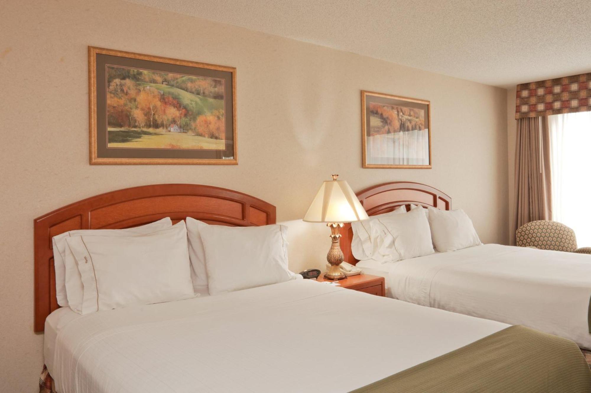 Holiday Inn Express Hotel & Suites Bryan-Montpelier By Ihg Holiday City Екстер'єр фото