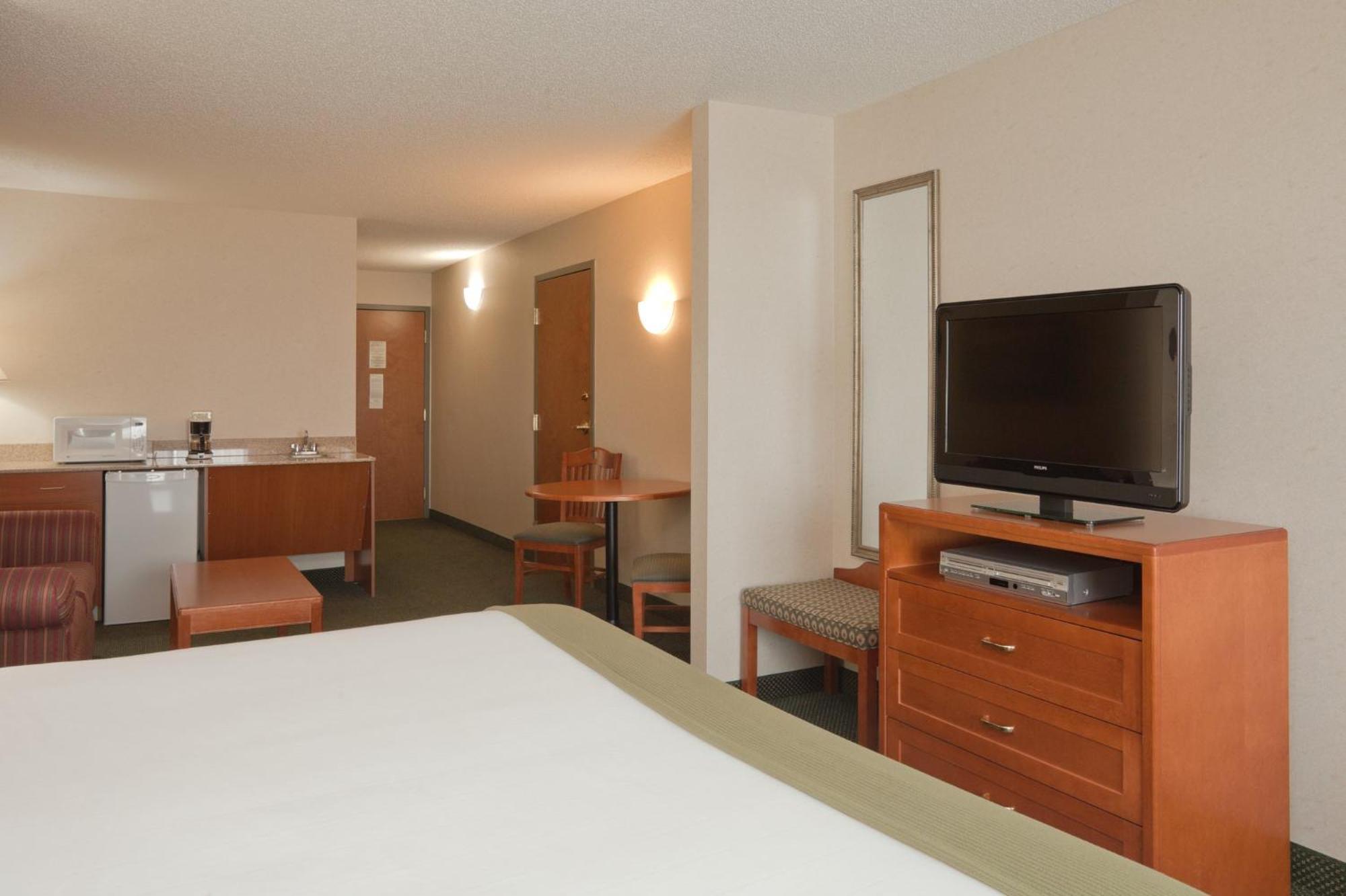 Holiday Inn Express Hotel & Suites Bryan-Montpelier By Ihg Holiday City Екстер'єр фото
